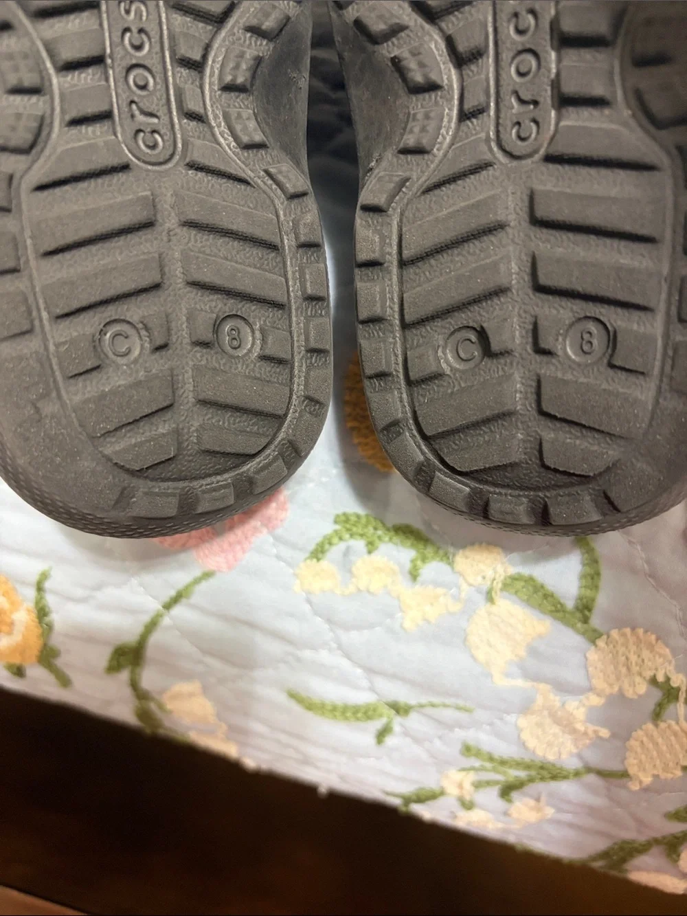 Crocs Kids Toddlers Boys Unisex Crocs PreOwned Size 8C Shows wear Good condition